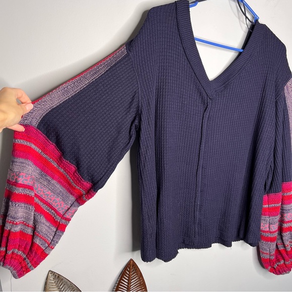 FREE PEOPLE Navy Blue Thermal Long Sleeve V-Neck Sweater - Picture 10 of 11